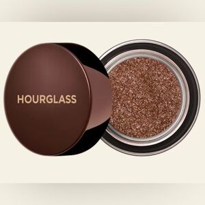 New Hourglass Scattered Light Glitter Eyrshadow in Color ‘Ray’